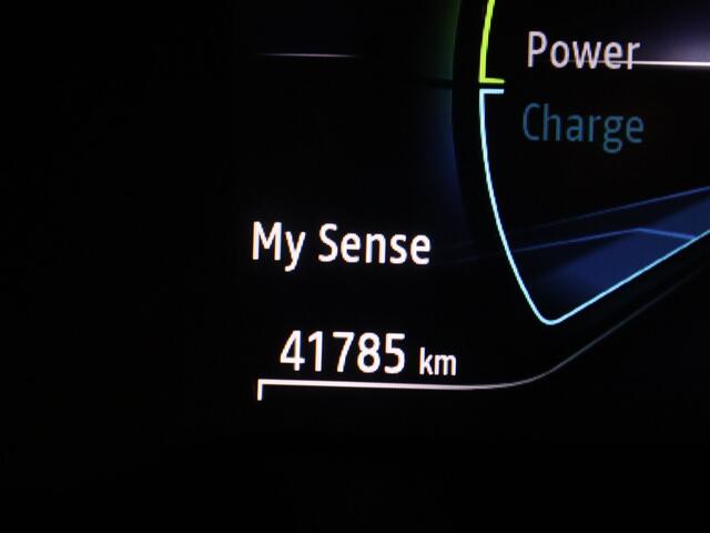 Renault CAPTUR E-Tech Hybrid 145pk Intens Pack parking