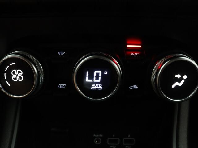 Renault CAPTUR E-Tech Hybrid 145pk Intens Pack parking