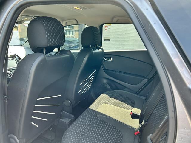 Renault CAPTUR 0.9 TCe Intens | NAVIGATIE | PARKEERSENSOREN | BLUETOOTH | KEYLESS ENTRY | TREKHAAK | NET BINNEN