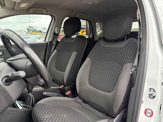 Renault CAPTUR 0.9 TCe Intens + Trekhaak!