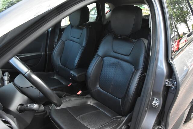 Renault CAPTUR 1.2 TCe Edition One - 2018 | Origineel Nederlandse auto | Trekhaak | Climate Control | Stoelverwarming | Lederen bekleding | Nette auto