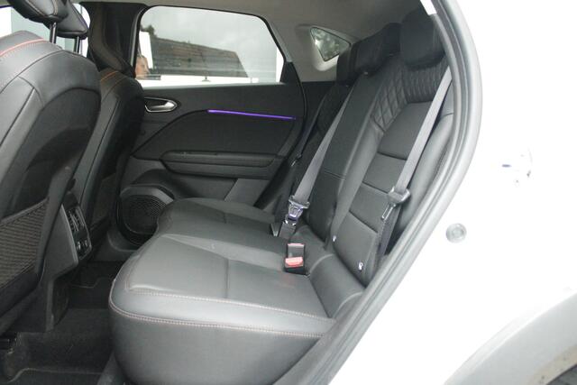 Renault CAPTUR 1.6 E-Tech Plug-in Hybrid 160 Initiale Paris | Trekhaak | ACC | Bose Audio | Elektr. Verw. Voorstoelen |