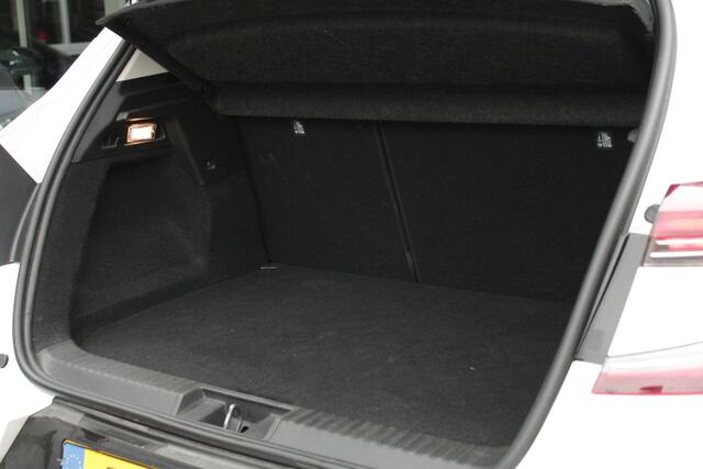 Renault CAPTUR 1.6 E-Tech Plug-in Hybrid 160 Initiale Paris | Trekhaak | ACC | Bose Audio | Elektr. Verw. Voorstoelen |