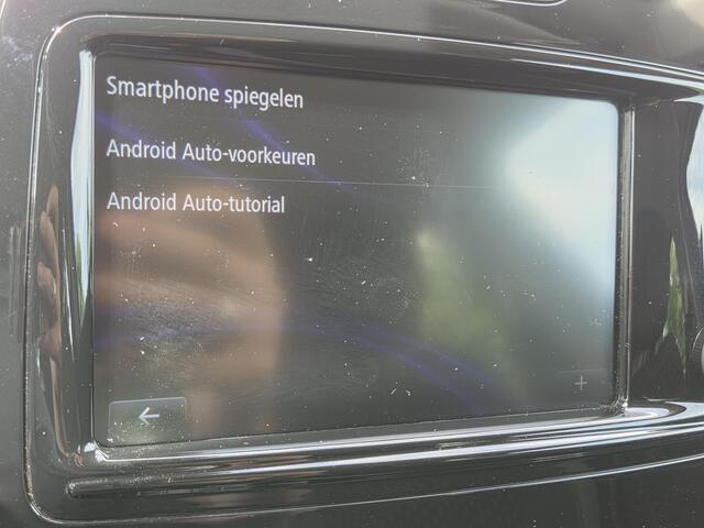 Renault CAPTUR 0.9 TCe Intens / Camera / Trekhaak / Sensoren Achter en Voor / Android Auto / Reservewiel / Navigatie / Dodehoekdetectie /