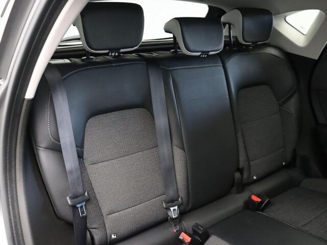 Renault CAPTUR 1.3 TCe 140 Intens | Trekhaak 1500KG | Cruise control | Navigatie | Parkeersensoren achter |