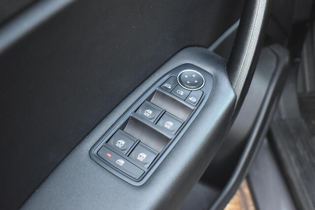 Renault CAPTUR 1.0 TCe 90 Zen Carplay Navigatie | 2e Eigenaar | Goed onderhouden | 12 mnd BOVAG garantie | Whatsapp 06-53188999