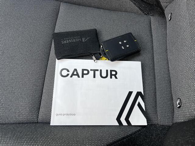 Renault CAPTUR 1.8 E-Tech full hybrid 160 techno / Fabrieksgarantie tot 12-2028 / Adaptieve CC / Pack winter / Stuur- en stoelverwarming / Navi groot scherm / Apple Carplay Android / 18" LM wielen /