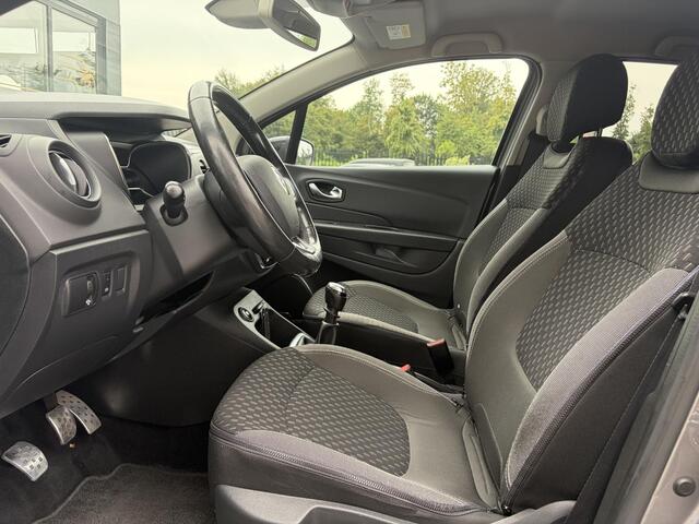 Renault CAPTUR 1.2 TCe Intens 120pk,1e Eigenaar,Camera,Trekhaak,Carplay,Pdc,Clima,Cruise,Dealer Onderhouden,6 Bak,Lm velgen,Dodehoek,N.A.P,Nieuwe Apk bij Aflevering
