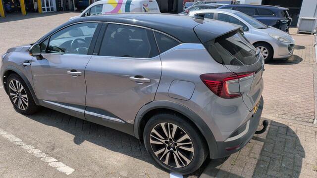Renault CAPTUR 1.6 E-Tech Plug-in Hybrid 160 Initiale Paris