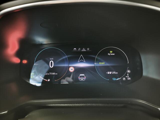 Renault CAPTUR 1.6 E-Tech Plug-in Hybrid 160 Intens | Navigatie | Climate Control | Parkeersensoren achter | Apple Carplay & Android Auto