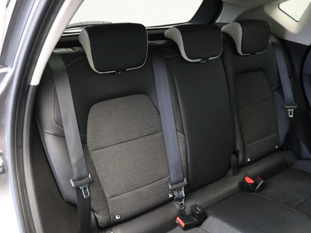 Renault CAPTUR E-Tech Hybrid 145pk Intens | Apple carplay / Android Auto | Achteruitrijcamera | Navigatie |