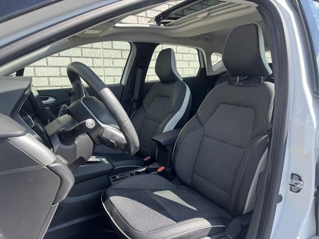 Renault CAPTUR 1.3 TCe 130 Intens | Schuif-/kanteldak | Stoelverwarming | Trekhaak | Achteruitrijcamera |