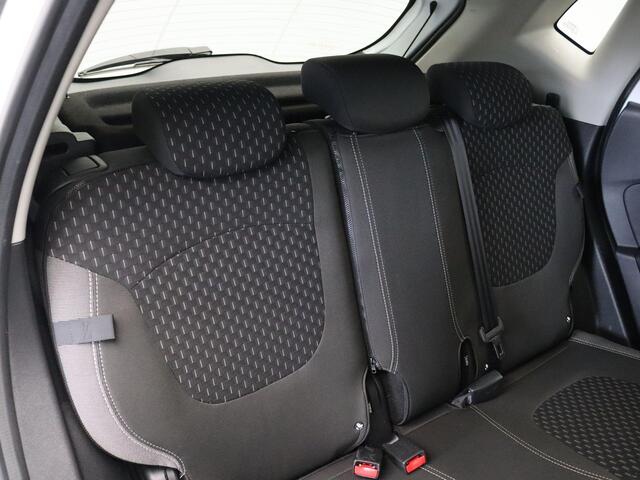 Renault CAPTUR 0.9 TCe Intens | Dealer onderhouden | Trekhaak | Achteruitrijcamera | Parkeersensoren rondom | Navigatie | Dodehoekwaarschuwing |