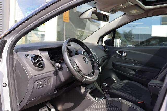 Renault CAPTUR 1.3 TCe Version S, Automaat, Climate, Cruise, Camera A, Dealer Onderhouden, PDC V+A, Pano, Navi, Prijs Is Rijklaar Inclusief 6 Maanden Garantie
