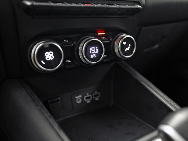 Renault CAPTUR 1.6 E-Tech Plug-in Hybrid 160 Sport 160Pk Automaat (VIRTUAL COCKPIT, APPLE CARPLAY, GROOT NAVI, CAMERA, SPORTSTOELEN, LEDER, GETINT GLAS, LANE ASSIST, NIEUWSTAAT)