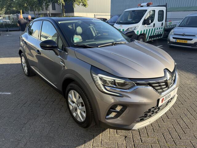 Renault CAPTUR 100pk Intens (Keyless Entry - Camera - Parkeersensoren V+A - LED - Automatische Airco - Navigatie - Two Tone)