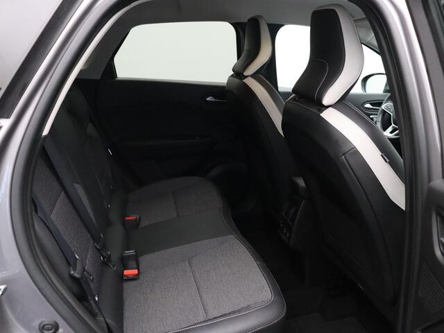 Renault CAPTUR E-Tech Plug-in Hybrid 160pk Intens | Trekhaak | Dealer onderhouden | Camera | Climate control | 18" Lichtmetaal |