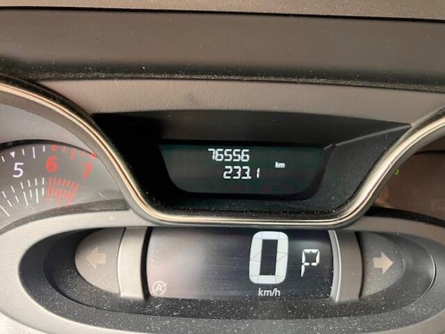 Renault CAPTUR 1.3 Tce 150 pk Intens - Pan dak - Navi - Apple/Android - camera