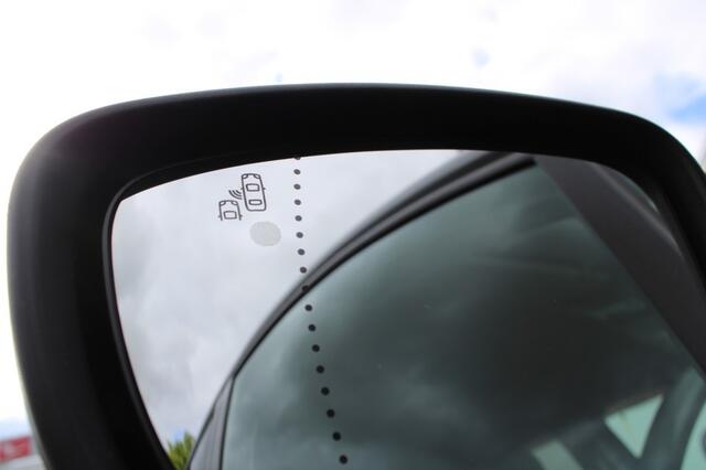 Renault CAPTUR TCe 90 pk Intens met o.a. afn.trekhaak/dode hoek waarschuwing/etc.