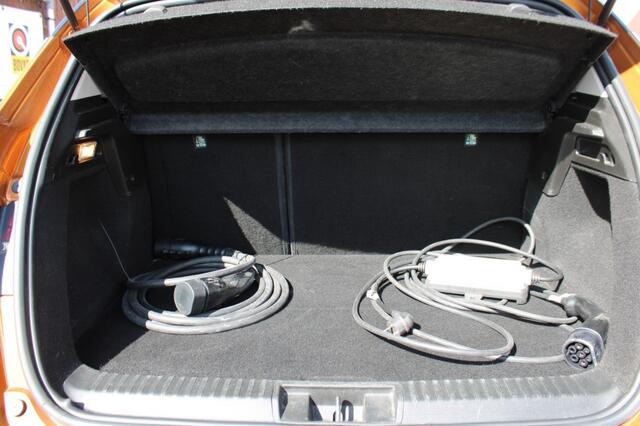 Renault CAPTUR 1.6E Plug In Hybrid 160 pk Intens met o.a. stoelverwarming