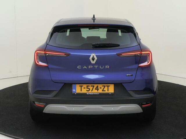 Renault CAPTUR 1.6 E-Tech full hybrid 145 PK evolution | Automaat | Navigatie | Parkeersensoren Voor + Achter | Parkeer Camera Achter | Airco