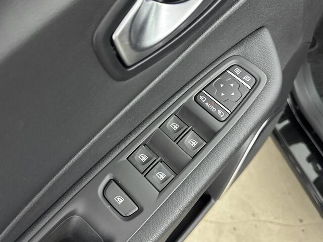Renault CAPTUR 1.3 TCe Intens 150PK | Automaat | Trekhaak | Panoramadak | Navigatie | Climate Control | Achteruitrijcamera