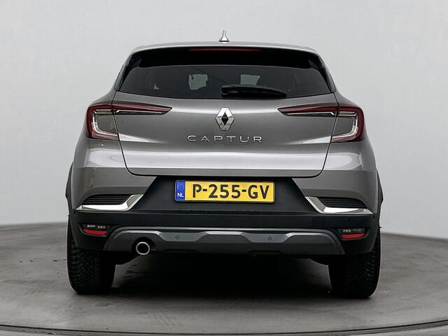 Renault CAPTUR 1.3 TCe 140Pk Initiale Paris | Navigatie | Apple Carplay/Android Auto | Achteruitrijcamera | Parkeersensoren Voor en Achter | Verwarmbare Voorstoelen | Dodehoek Detectie | Elektrisch Verstelbare Bestuurdersstoel | Bose Audioinstallatie |