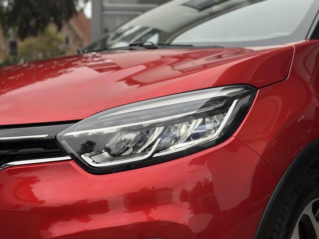 Renault CAPTUR 1.3 TCe 150 EDC Intens | Easy Life Pack | Voorstoelen verwarmd | Pack Premium | Armsteun | Panoramadak | Trekhaak | Premium kleur Rouge Flamme | Camera achter | Parkeersensoren voor + achter | Lage kilometerstand |