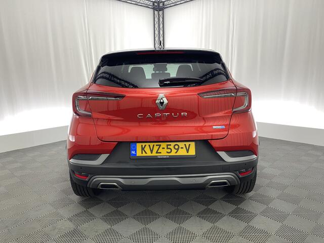 Renault CAPTUR 1.6 E-Tech Plug-in Hybrid 160 R.S. Line | Camera | Sportstoelen | Stoelverwarming | Navi | Cruise | LED