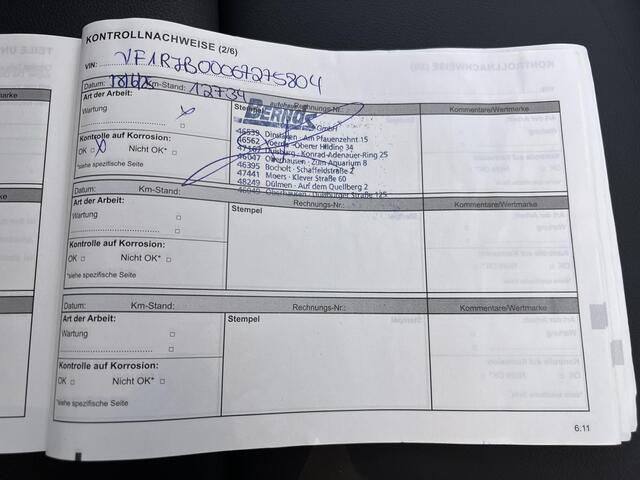 Renault CAPTUR 1.6 E-Tech Plug-in Hybrid 160 Initiale Paris / Dealer onderhouden / Accu SoH 91,56 % / BOSE audio / Leder / Camera 360° / Stuur- & Stoelverwarming / 18" LM wielen & All Season banden /