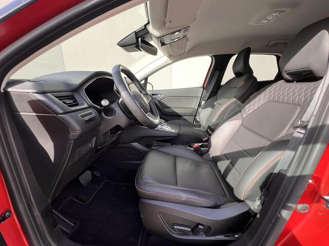 Renault CAPTUR 1.6 E-Tech Plug-in Hybrid 160 Initiale Paris / Dealer onderhouden / Accu SoH 91,56 % / BOSE audio / Leder / Camera 360° / Stuur- & Stoelverwarming / 18" LM wielen & All Season banden /