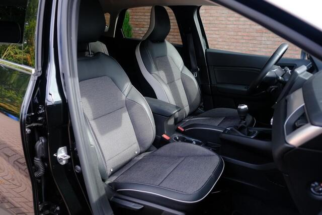 Renault CAPTUR 1.0 TCe 90pk Techno - Apple CarPlay - Achteruitrijcamera - Navigatiesysteem - Cruise control - Climate control - LED koplampen - Parkeersensoren