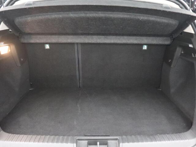 Renault CAPTUR 1.6 E-Tech Plug-in Hybrid Intens 160PK Aut. Achteruitrijcamera, Stoelverwarming, Keyless, LED Koplampen, Parkeersensoren voor en achter, 17" LM Velgen – foto 8