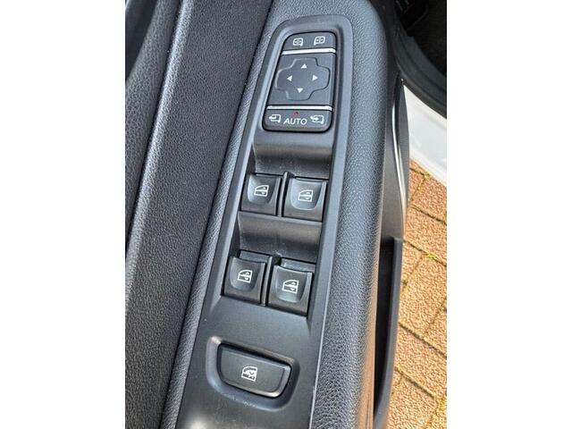 Renault CAPTUR 0.9 TCe Intens Airco/ECC,Navigatie,Camera – foto 10