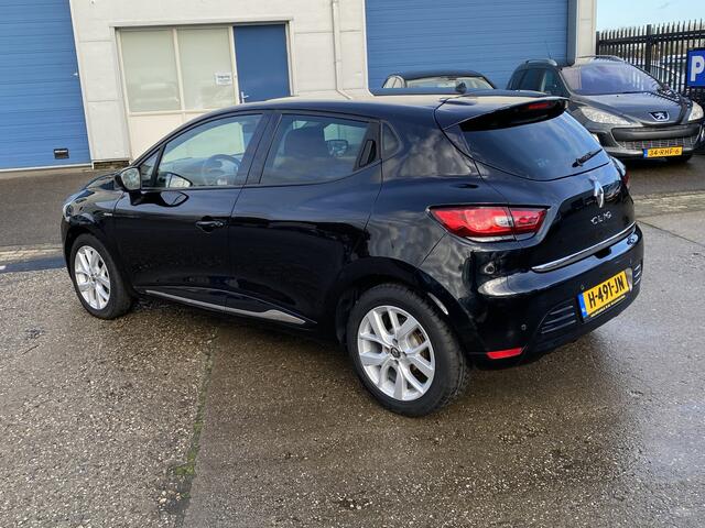 Renault CLIO 0.9 TCe Limited, AIRCO(CLIMA), CRUISE CONTROL, PARKEERSENSOREN, GROOT NAVIGATIE, 4X ELEK-RAMEN, BLUETOOTH-RADIO-USB-AUX, ISOFIX, LED DAGRIJVERLICHTING, CENT-VERGRENDELING, LM-VELGEN