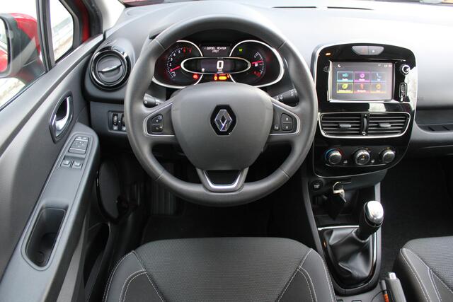 Renault CLIO Estate 0.9 TCe Zen | Incl. 12 maanden Garantie | Navigatie | DAB Radio | Cruise controle | Dakrails | Airco | Elektrische ramen voor | Armsteun voor | Centrale deurvergrendeling met handzender | Origineel NL auto | NAP |
