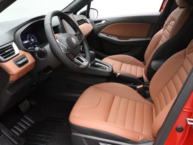 Renault CLIO STAM Limité 75 E-Tech full hybrid 145pk NIEUW! #29 van 75 Camera | Climate | Leder | Parkeersens. achter | Stoel-/Stuurverw.