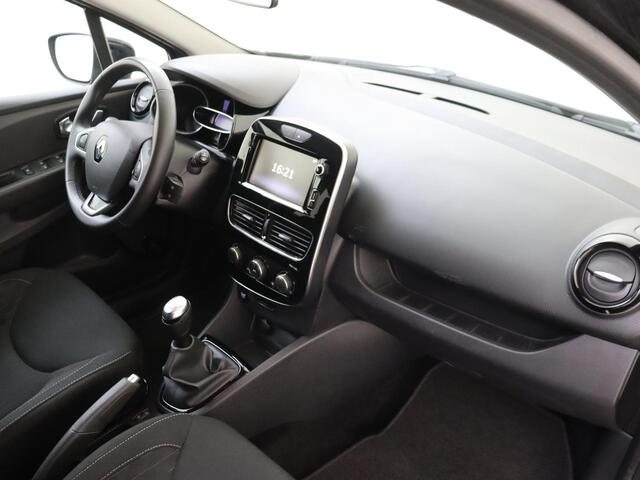 Renault CLIO Estate 0.9 TCe 90 PK Limited Navigatie | Parkeersensoren Achter | Airco | Bluetooth | Apple Carplay/Android Auto