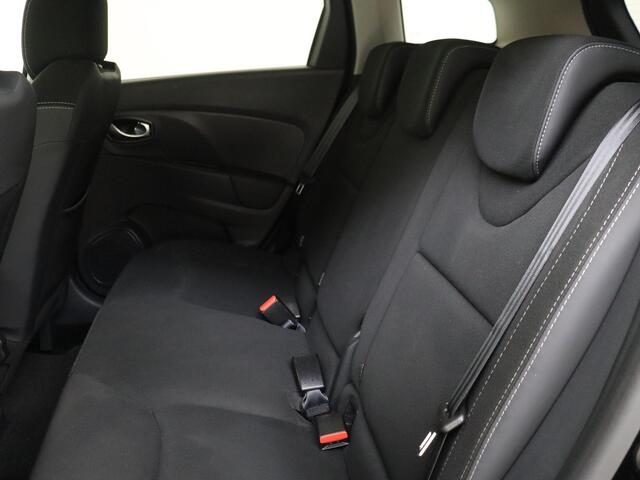 Renault CLIO Estate 0.9 TCe 90 PK Limited Navigatie | Parkeersensoren Achter | Airco | Bluetooth | Apple Carplay/Android Auto