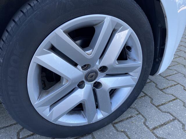 Renault CLIO 1.0 TCe Zen Adaptive Cruise Control , Navigatie, App Connect