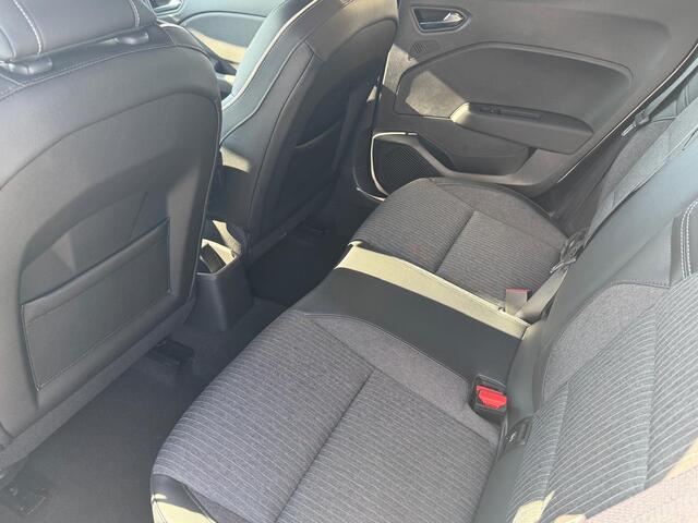 Renault CLIO TCe 90 Zen | Parkeersensoren Achter | Stoelverwarming |