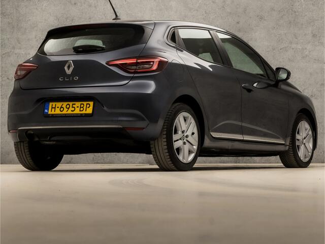 Renault CLIO 1.0 TCe Sport (APPLE CARPLAY, GROOT NAVI, LM VELGEN, SPORTSTOELEN, PARKEERSENSOREN, LED KOPLAMPEN, LANE ASSIST, NIEUWSTAAT)