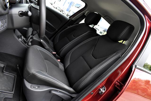 Renault CLIO 0.9 TCe Limited Navi - Cruise - Stoelverw. - Airco