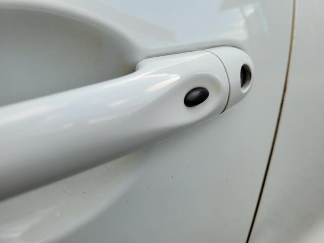 Renault CLIO Estate 0.9 TCe Limited Parkeerhulp/Navigatie/DealerOnderhouden