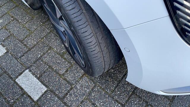 Renault CLIO 1.0 TCe 90 R.S. Line | 9,3 Inch Navigatie | Parkeersensoren & Camera | 17 Inch LM RS Velgen | 19663 KM !!|