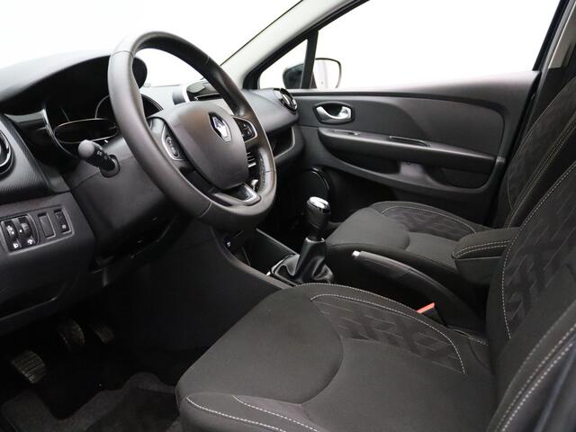 Renault CLIO TCe Limited Airco | Cruise | Carplay | Navi | Parkeersens. achter