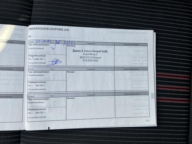 Renault CLIO 1.0 TCe R.S. Line / Dealer onderhouden / Camera 360' / Stoelverw. / PDC V+A / Zwarte Hemelbekleding / Blind spot warning / 17'' LMV /