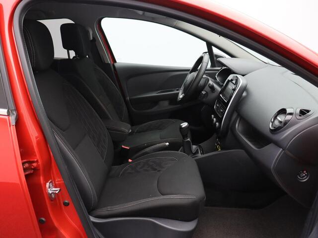 Renault CLIO Estate TCe 90pk Limited | Trekhaak | Navigatie | Pakeersensoren Achter | ABD Onderhouden |