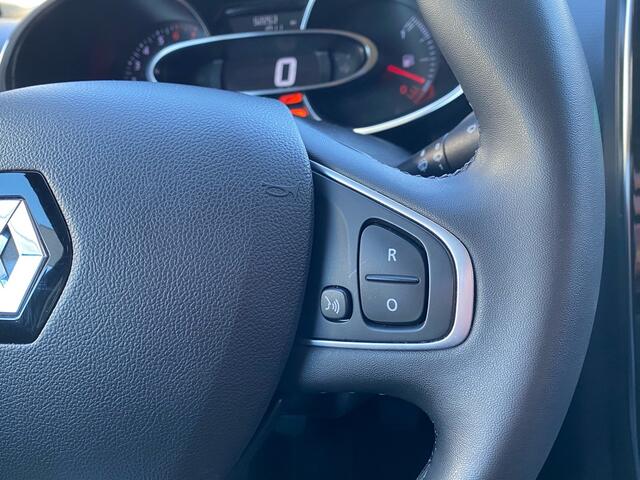 Renault CLIO Estate 0.9 TCe Limited met 52253 Km!! | Cruise Control | Navi | Airco | PDC Achter | Ndl Auto! | RIJKLAARPRIJS INCL 12 MAANDEN GARANTIE EN BEURT