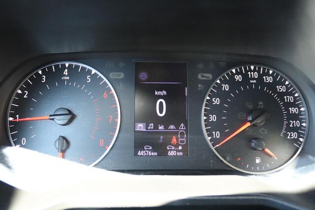 Renault CLIO 1.0 TCe 100 Zen | Parkeersensoren | Navigatie via Apple CarPlay / Android Auto | Cruise Control | DAB+